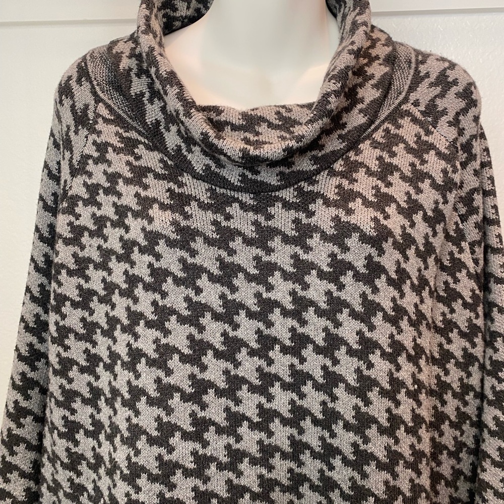 Loft Poncho - Picture 4 of 4